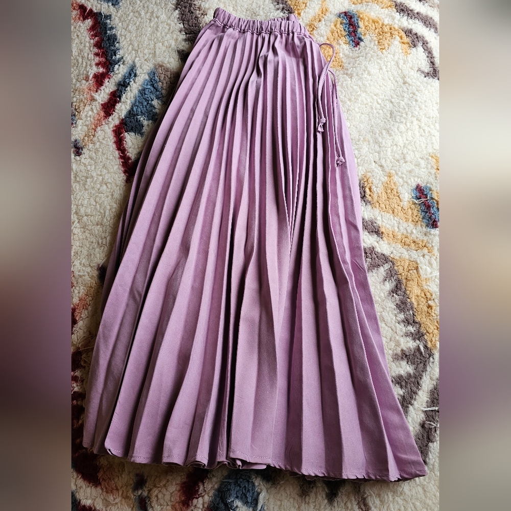Cute pleaded skirt size small